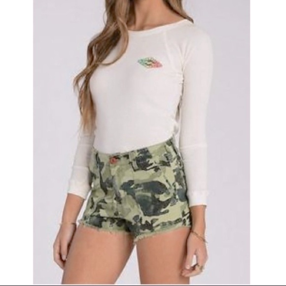 Billabong Green Khaki Camo Peace Not War High Rise Cut Off Shorts 30" - Picture 1 of 7